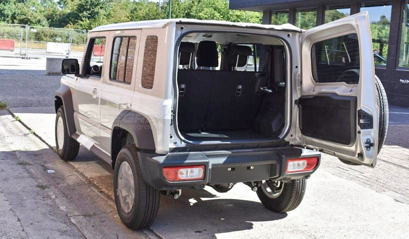 سوزوكي جيمني GLX . 1.5L . Petrol . 4WD . 4AT . 5 Seats . 5 Doors . Non-GCC موديل 2026. للتصدير