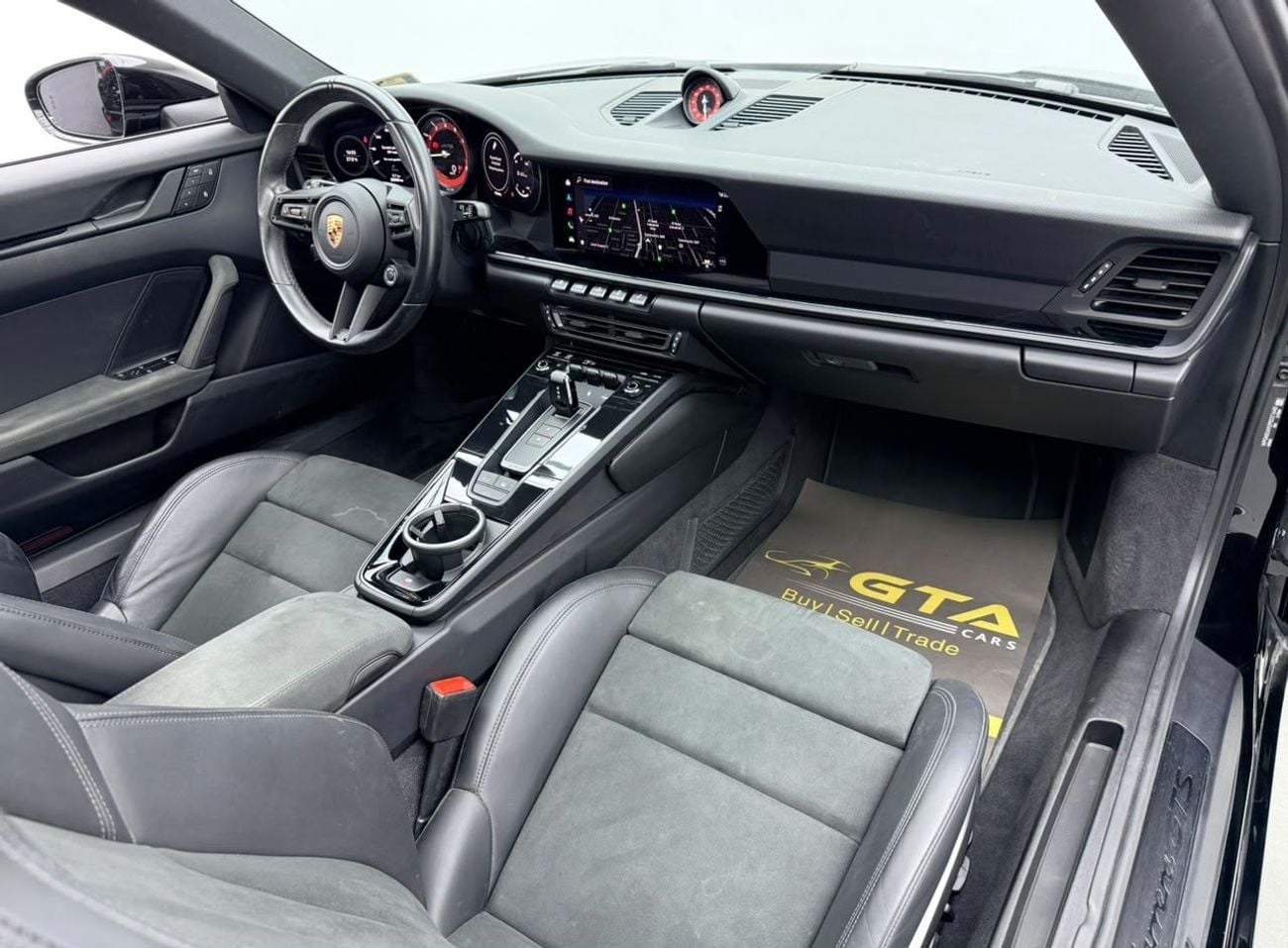 Porsche 911 CARRERA GTS