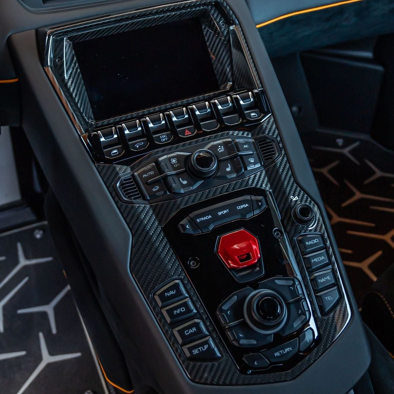 لامبورغيني أفينتادور LP 750