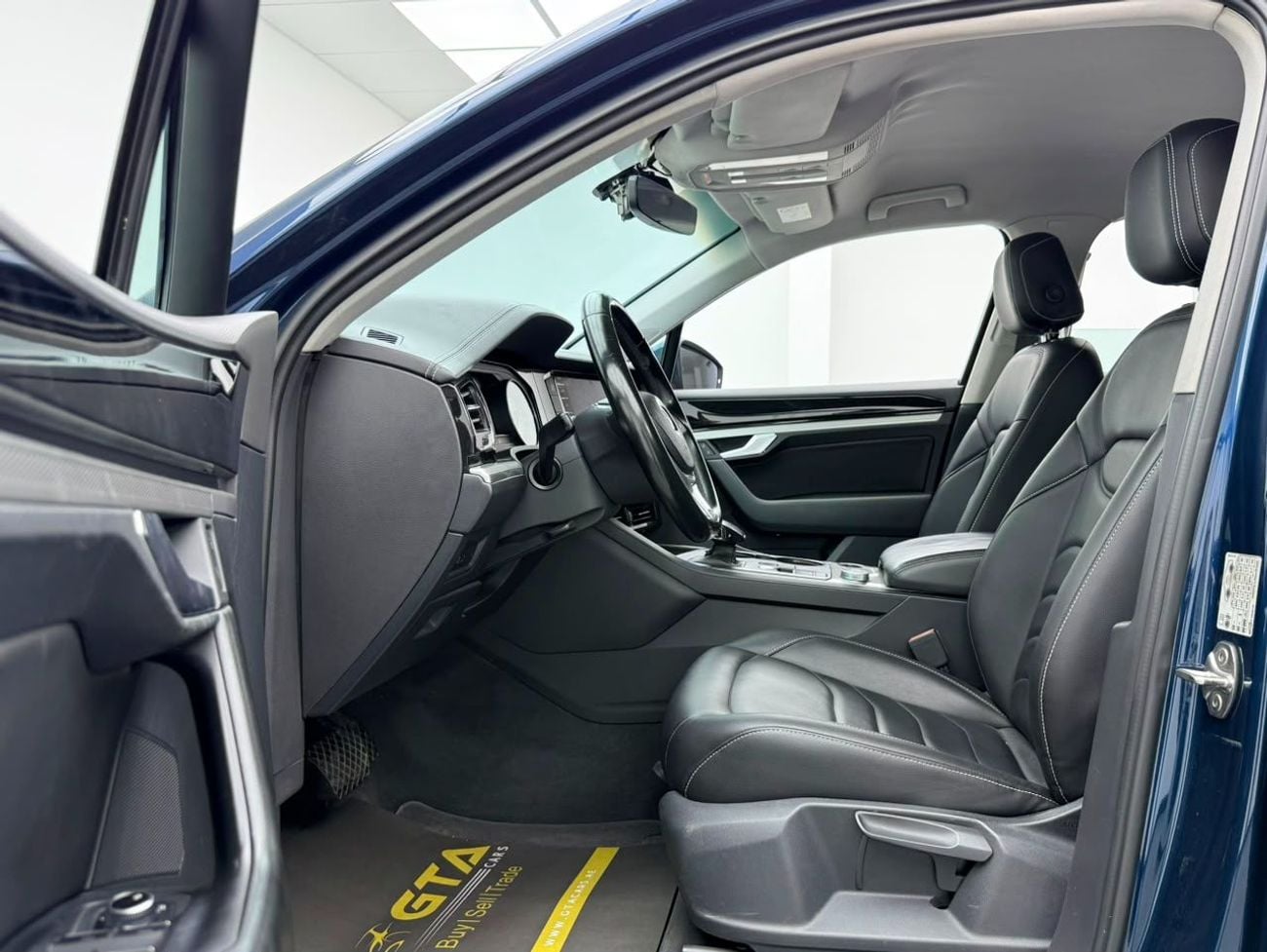 Volkswagen Touareg TRENDLINE 2018 Volkswagen Touareg Trendline, Full Service History, Fully Loaded, Excellent Condition, GCC