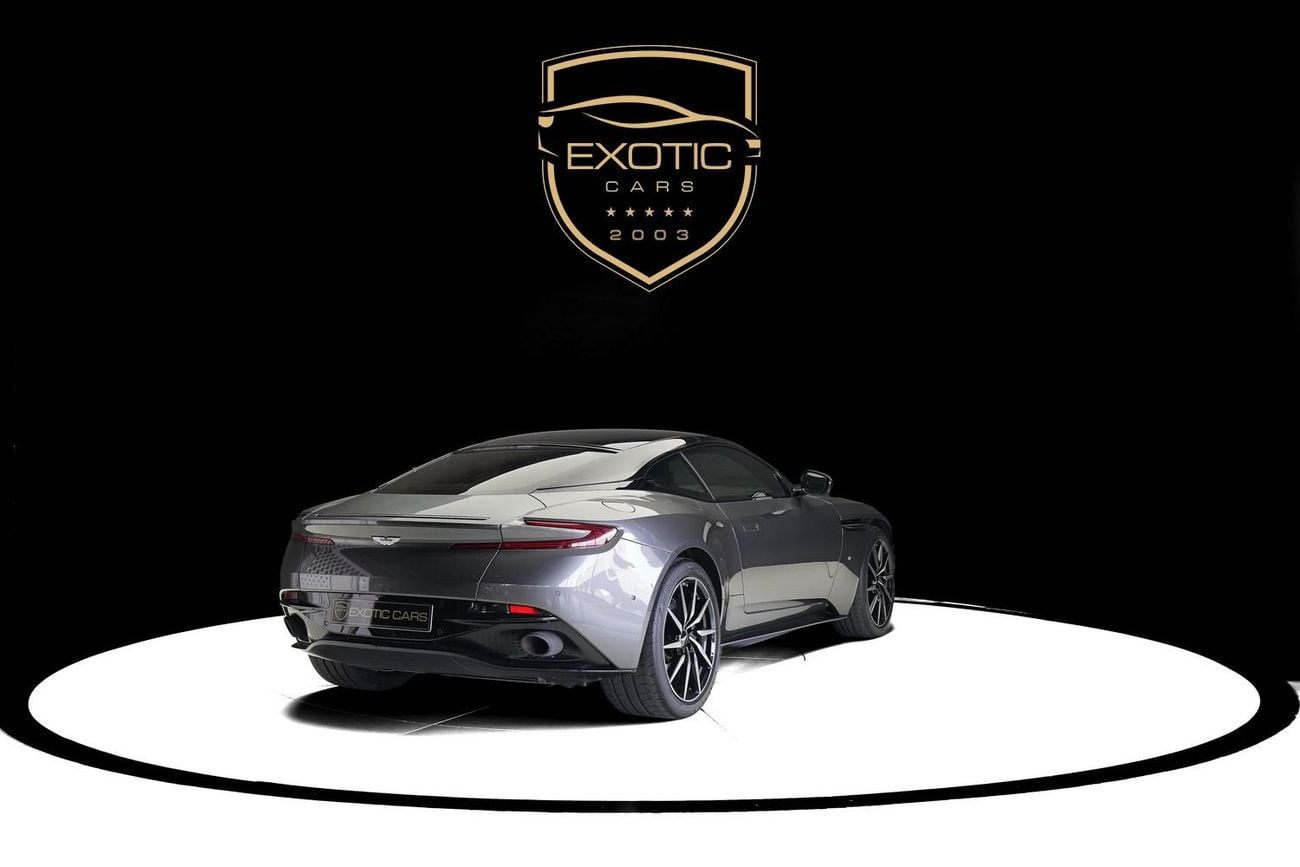 أستون مارتن DB11 ستاندارد STD
