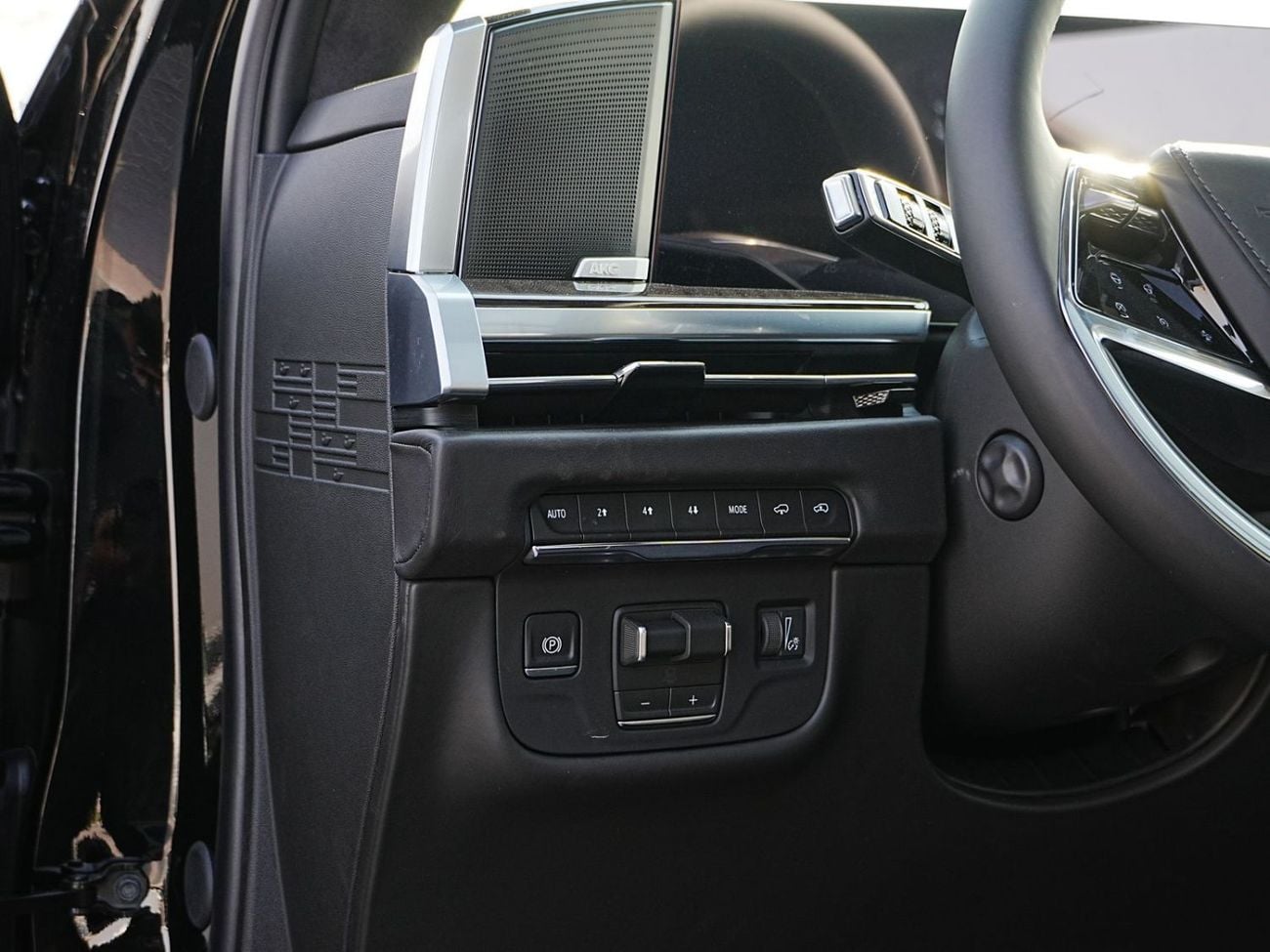 Cadillac Escalade SPORT PLATINUM VIP SEATS