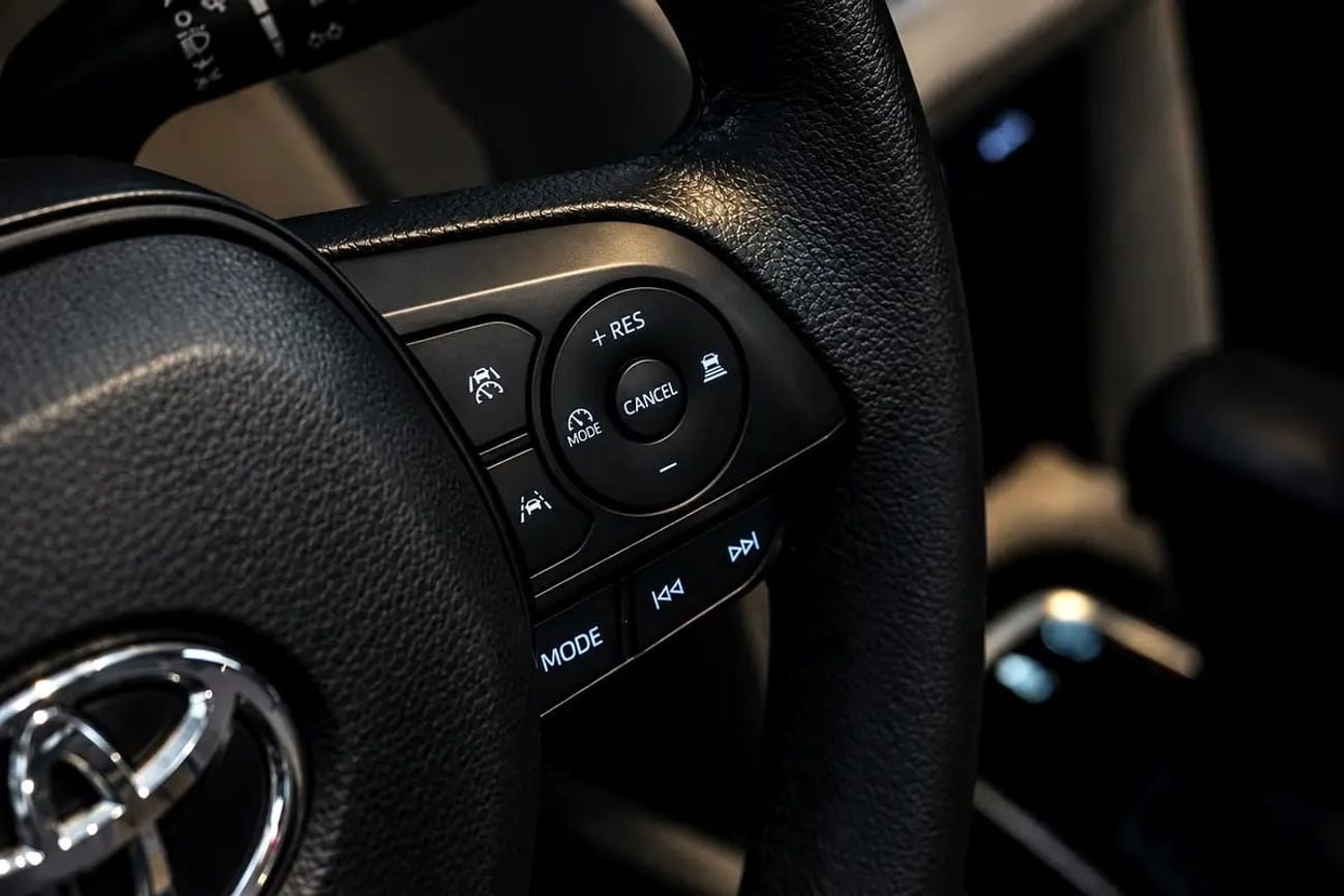 تويوتا كورولا كروس LE 680 PM | 3 MONTHS WARRANTY | LE | FUEL EFFICIENT