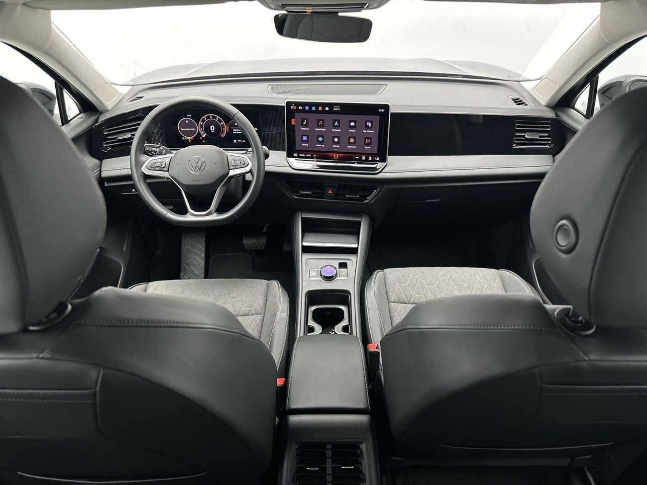 Volkswagen Tiguan LIFE Tiguan Life with Rear View Camera 1.4L | All-New Generation Design | VW Certified | Apple CarPlay