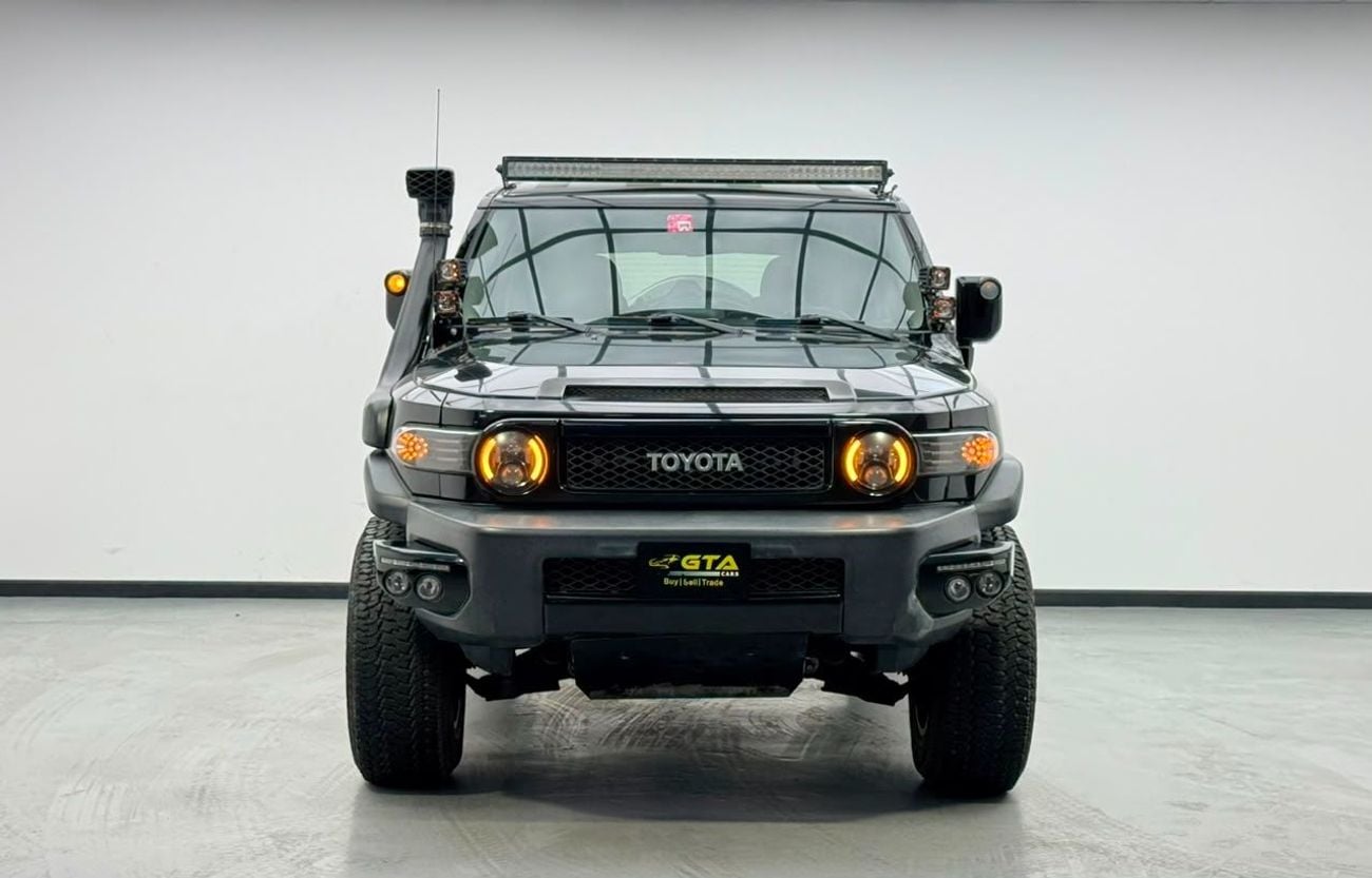 Toyota FJ Cruiser VXR 2014 Toyota FJ Cruiser VXR, Full Toyota Service History, GCC Specs