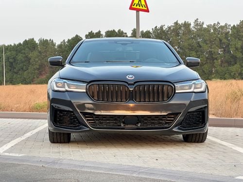 بي أم دبليو 530i لاكجوري لاين إكسكلوسيف