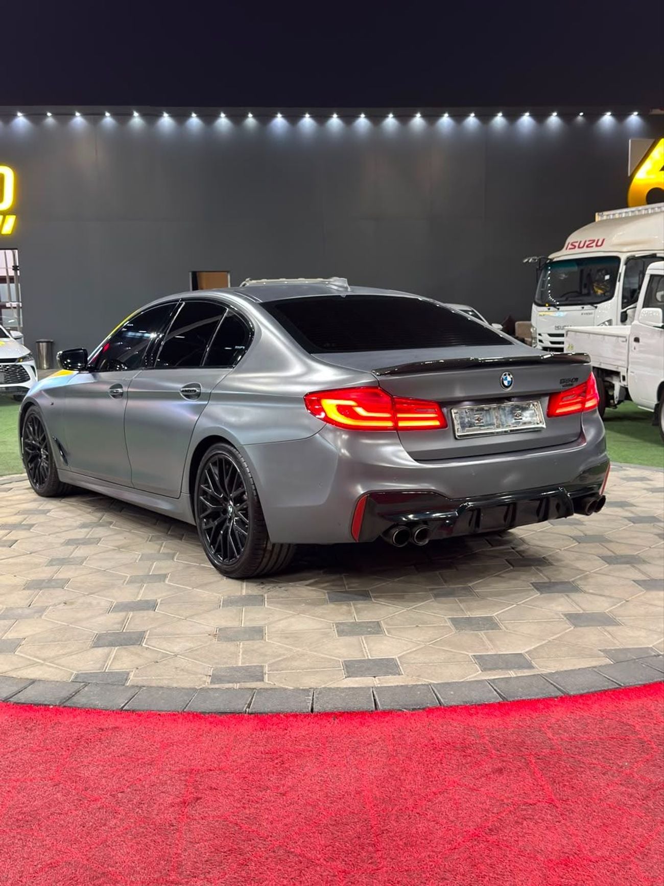 بي أم دبليو 530i LUXURY