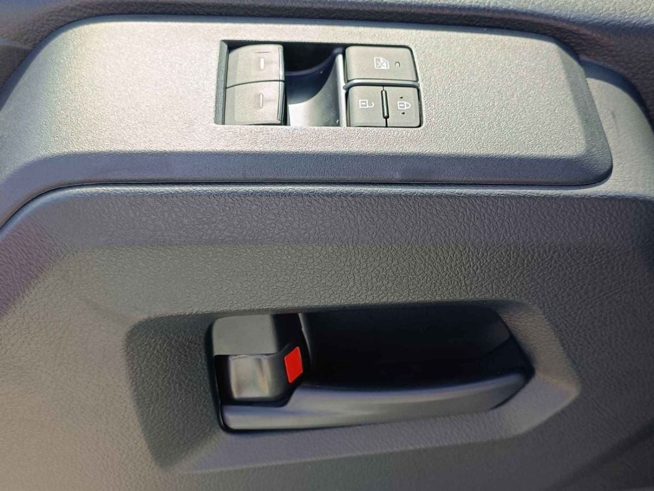 Toyota Hiace TOYOTA HIACE CARGO LOW ROOF || 3.5L PETROL A/T V6 (CODE # HCLRAE)