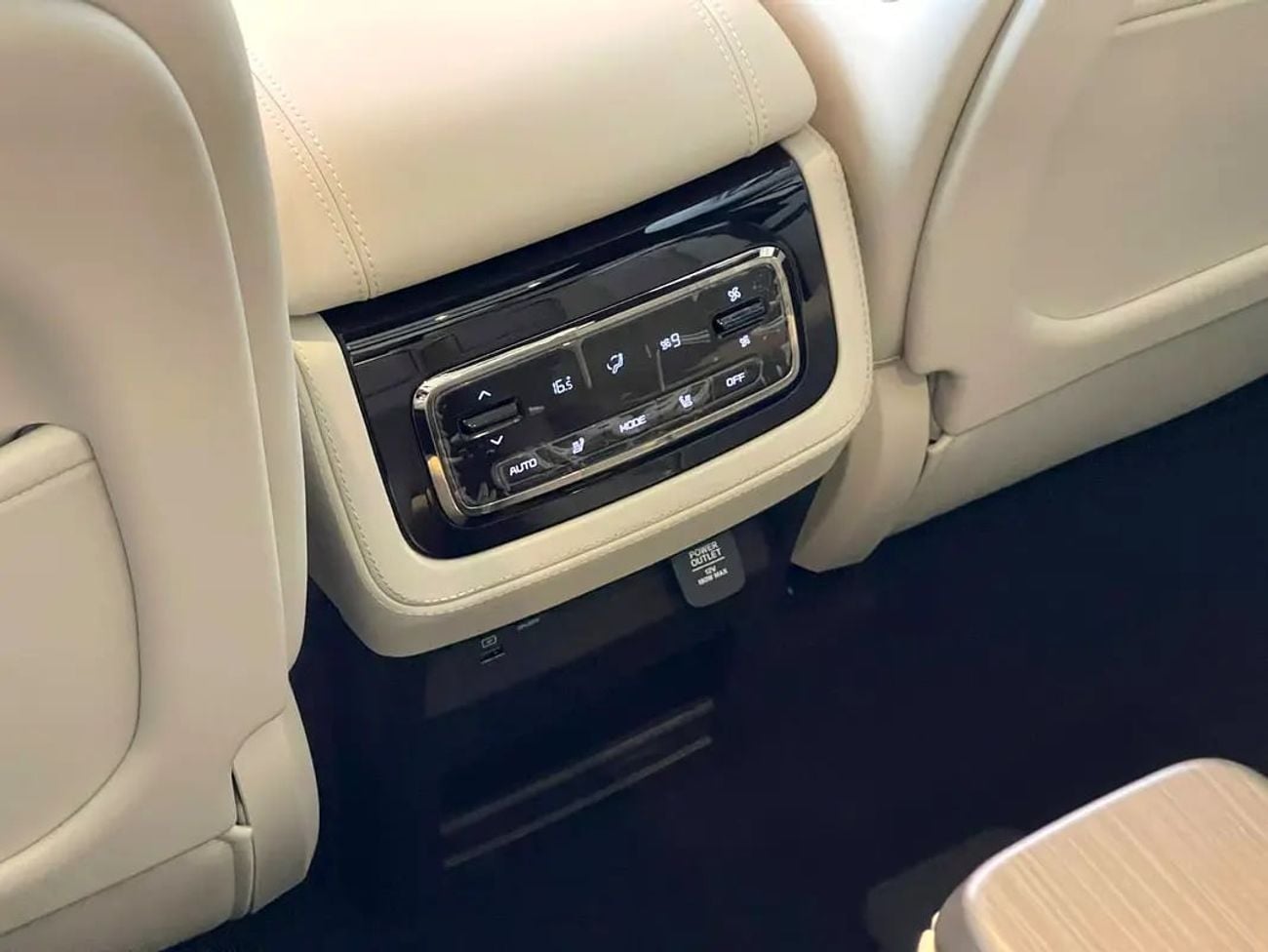 ROX 01 VIP / 6 SEATS / / KM / LONG RANGE / WARRANTY AND SERVICE CONTRACT 5 YEARS EVS