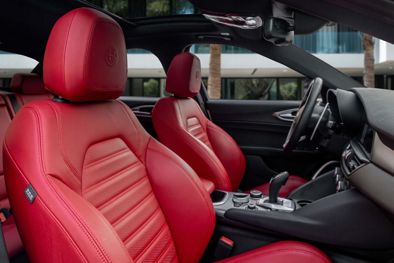 Alfa Romeo Giulia Veloce Giulia Veloce | 2,155 P.M | 0% Downpayment | LOW KM | WARRANTY!