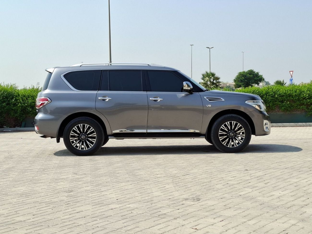 Nissan Patrol LE PLATINUM Nissan patrol model 2015 full option