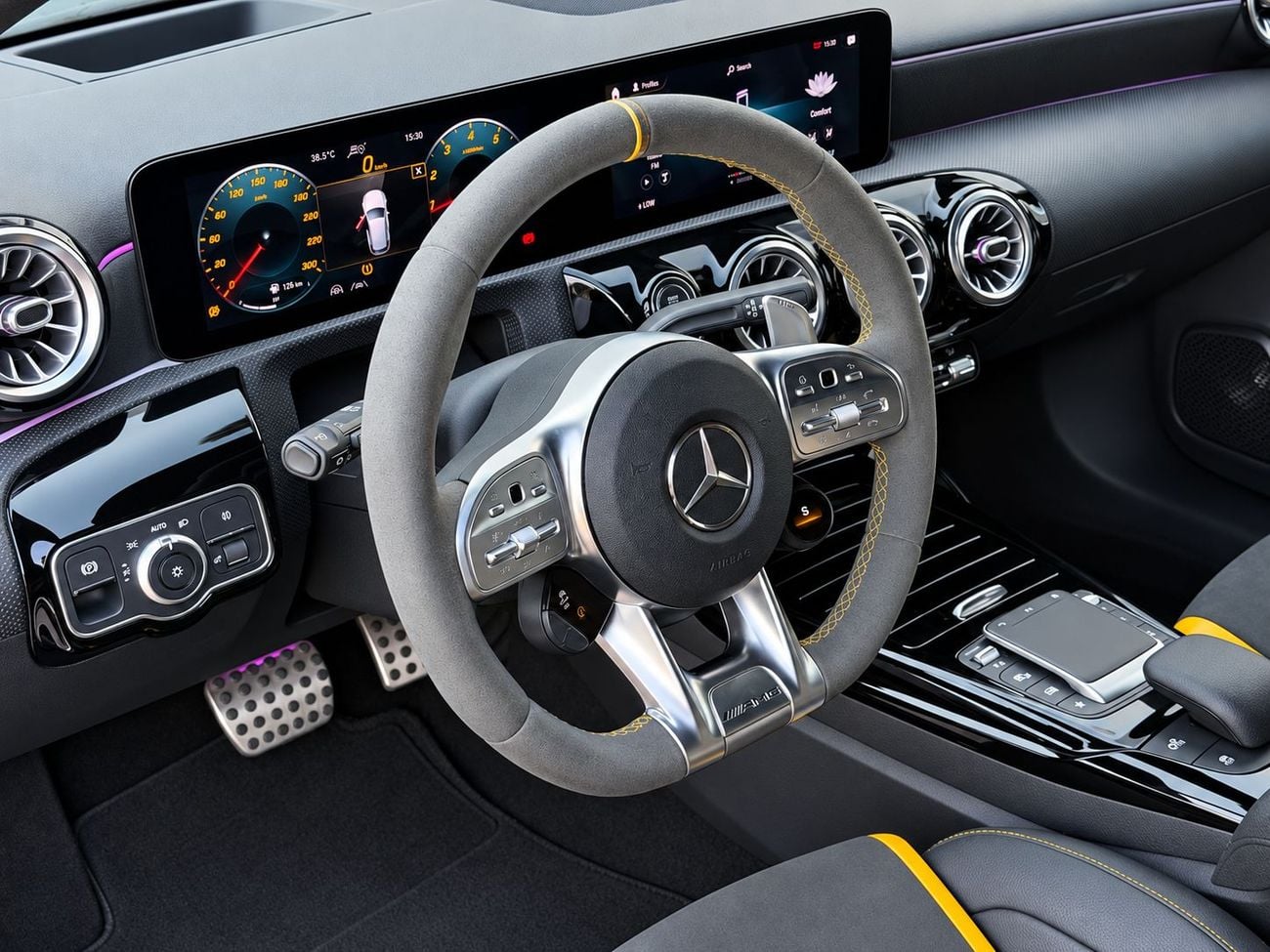 Mercedes Benz A45 AMG- S