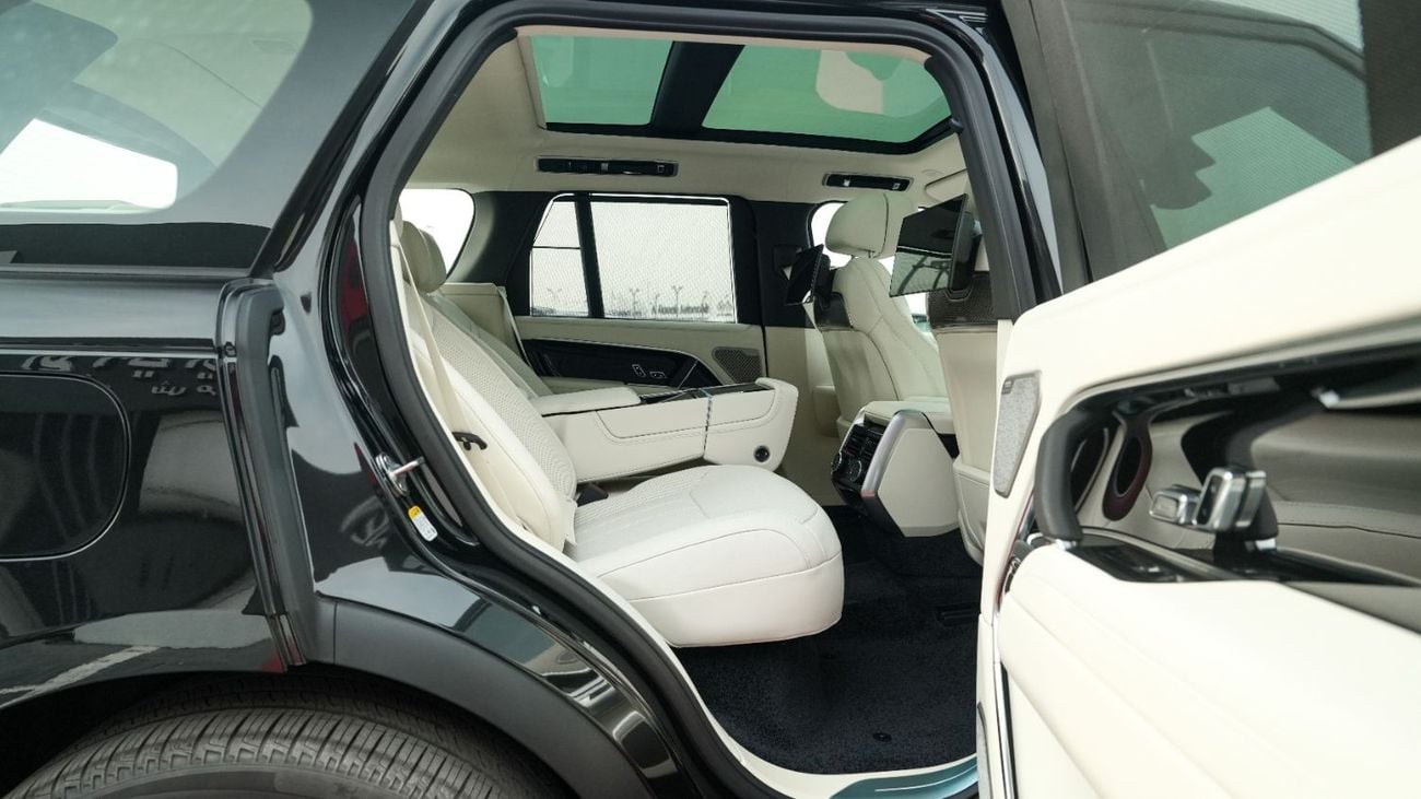 لاند روفر رينج روفر Autobiography P400 With Console Santorini Black- white 2027MY Export Only