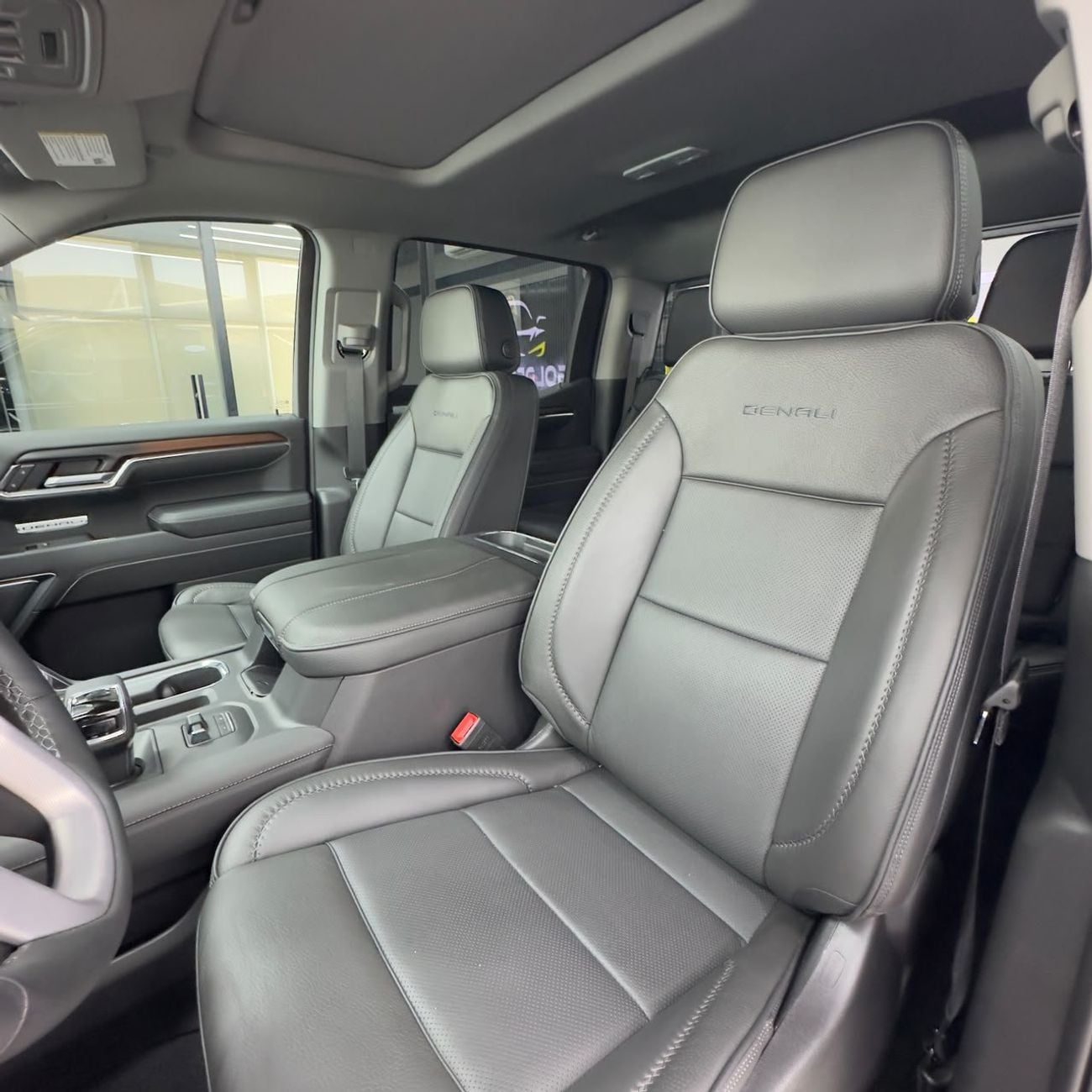 جي أم سي سييرا 1500 DENALI ULTIMATE جي إم سي سييرا دينالي