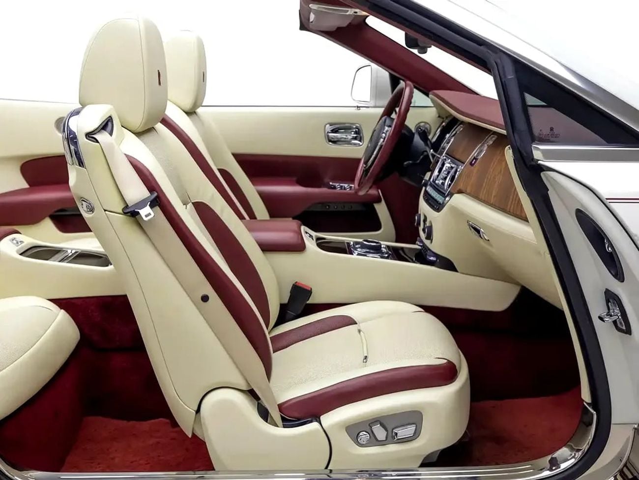 Rolls Royce Dawn GCC Specs | Luxury Convertible