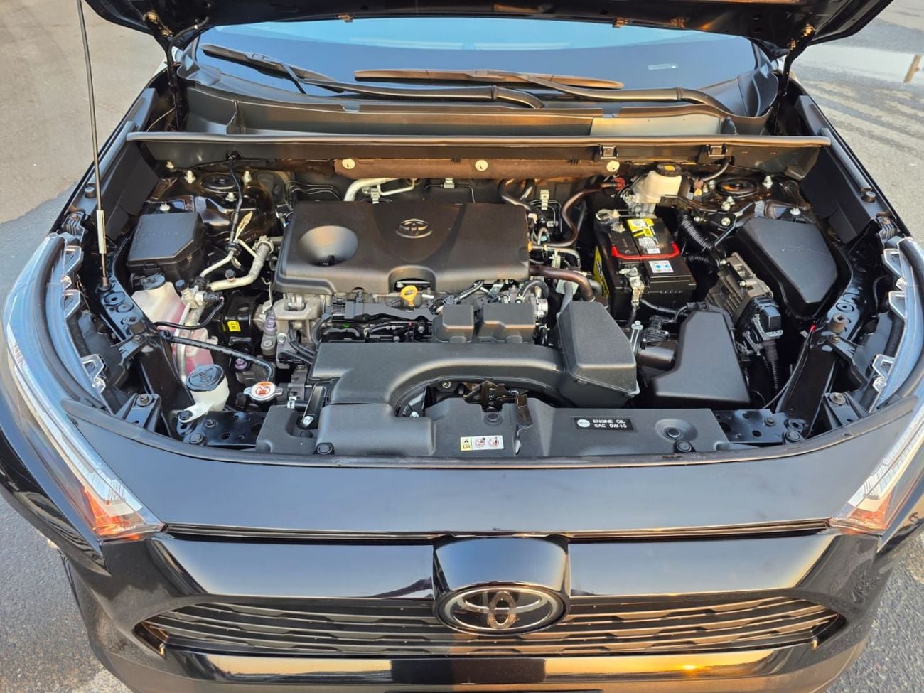 Toyota RAV4 XLE 2023 Model XLE Full Option Sunroof , Push button, Leather seats and Trunk automatic