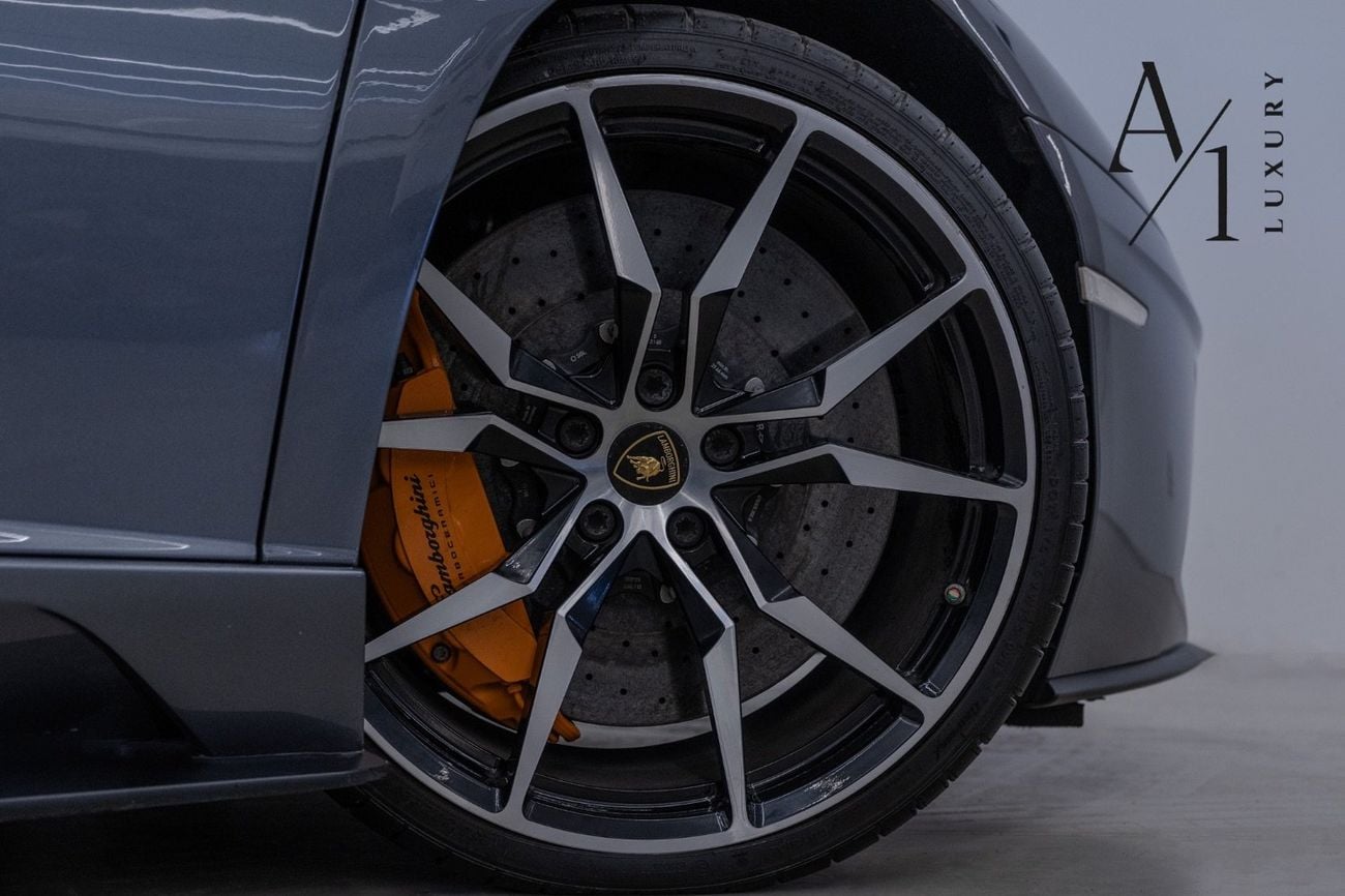 لامبورغيني أفينتادور S 2018, Immaculate Condition, Carbon Fibre Package, Japanese Spec