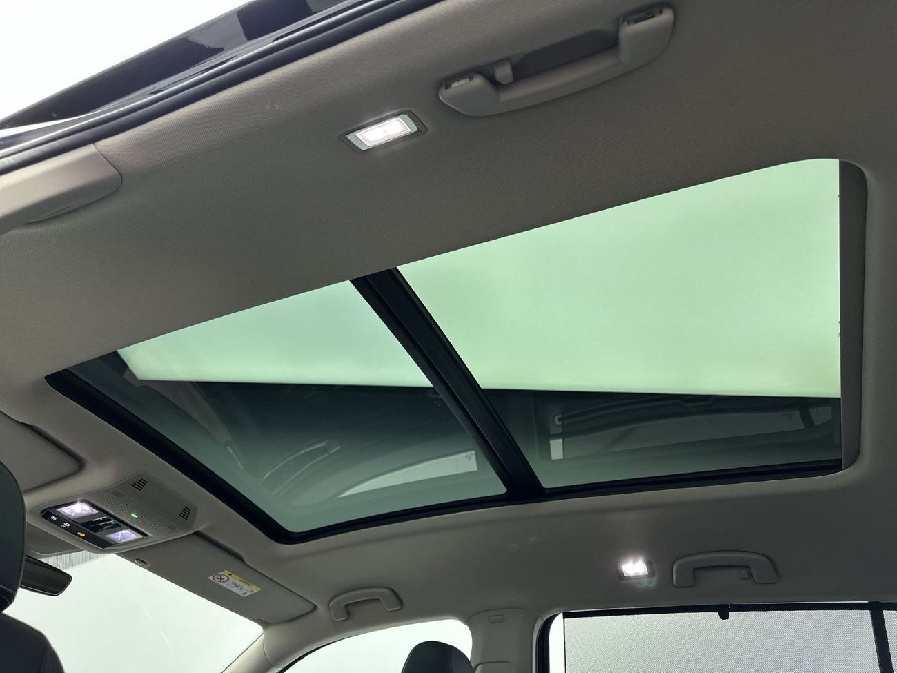 Volkswagen Teramont COMFORTLINE Teramont 2.0L (Facelift 2) | Refreshed Design & Panoramic Roof | 39,100 AED SAVINGS from