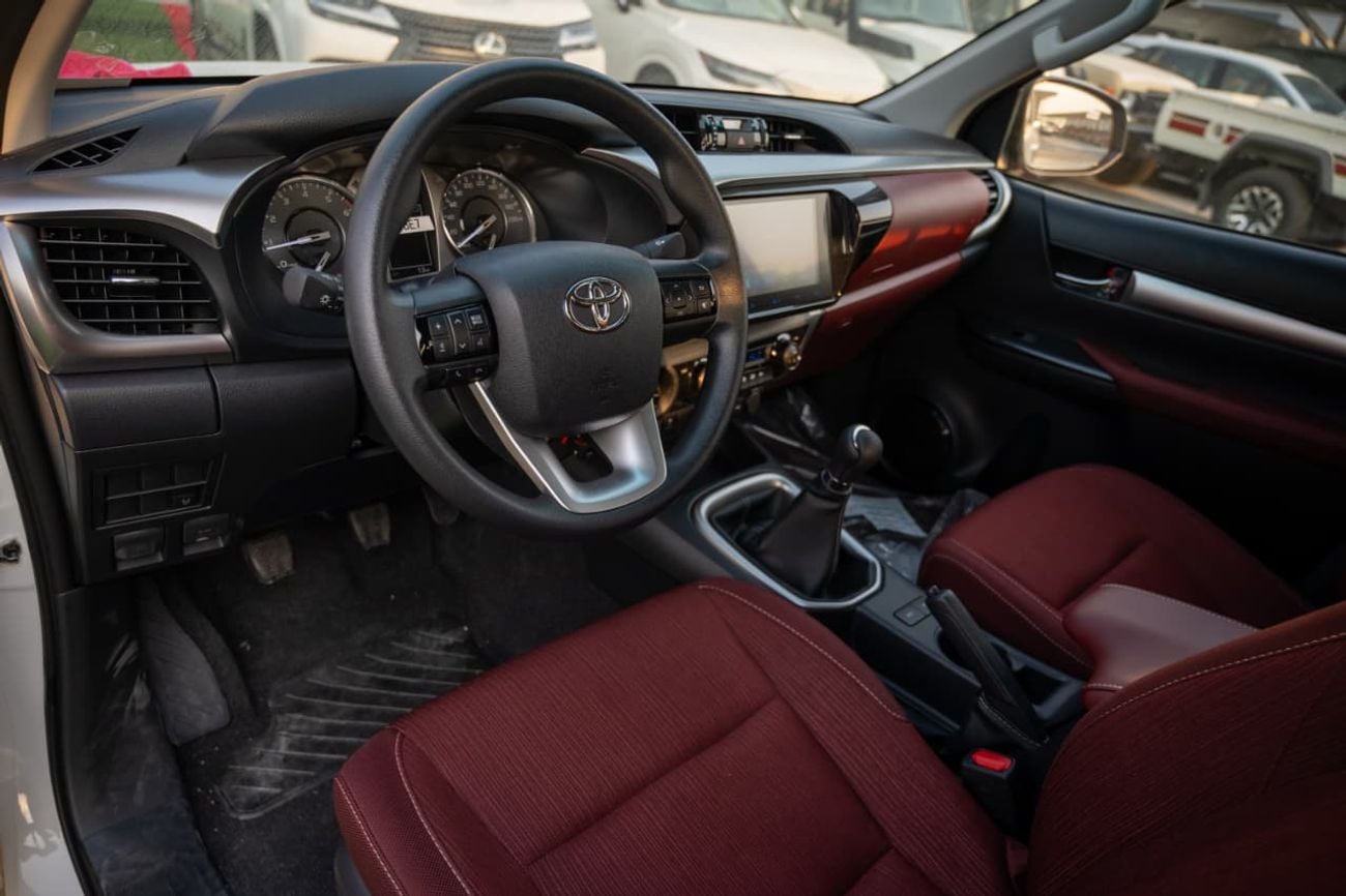 Toyota Hilux GLX S-G 2.7L MT 4WD DOUBLE CAB PICK UP