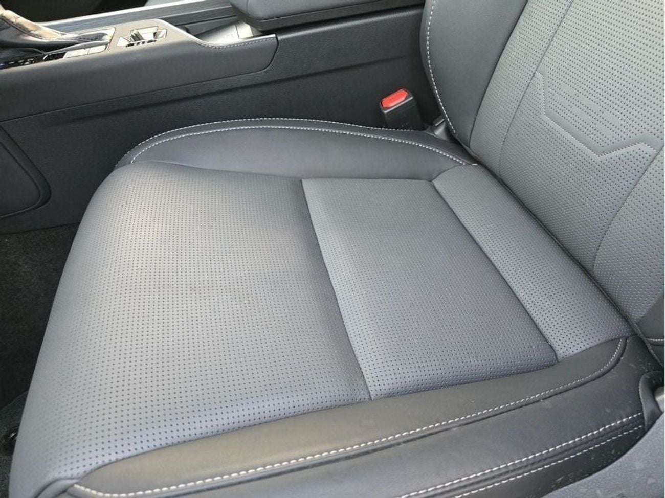 لكزس GX550 6 Seater Full Option * Export Price *