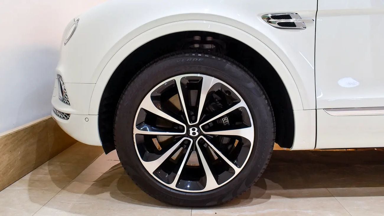 Bentley Bentayga W12 / GCC Specs