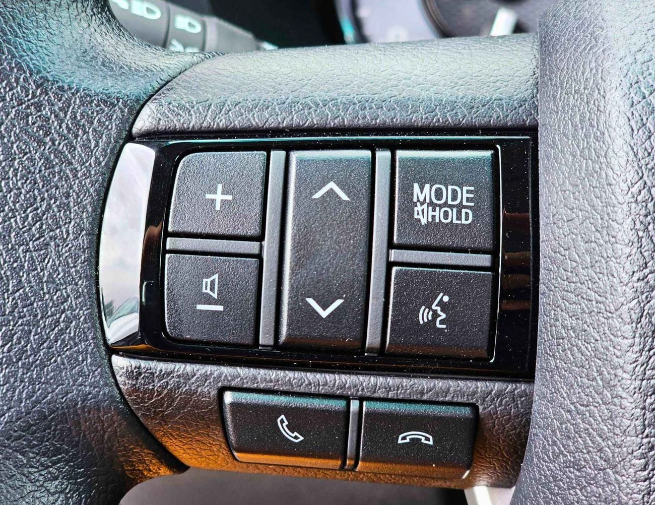 Toyota Hilux SR5 TRD || 4.0L PETROL V6 4WD | WOOD INTERIOR W VISOR | BLIND SPOT | DIFFLOCK | DVD+CAMERA | READY S
