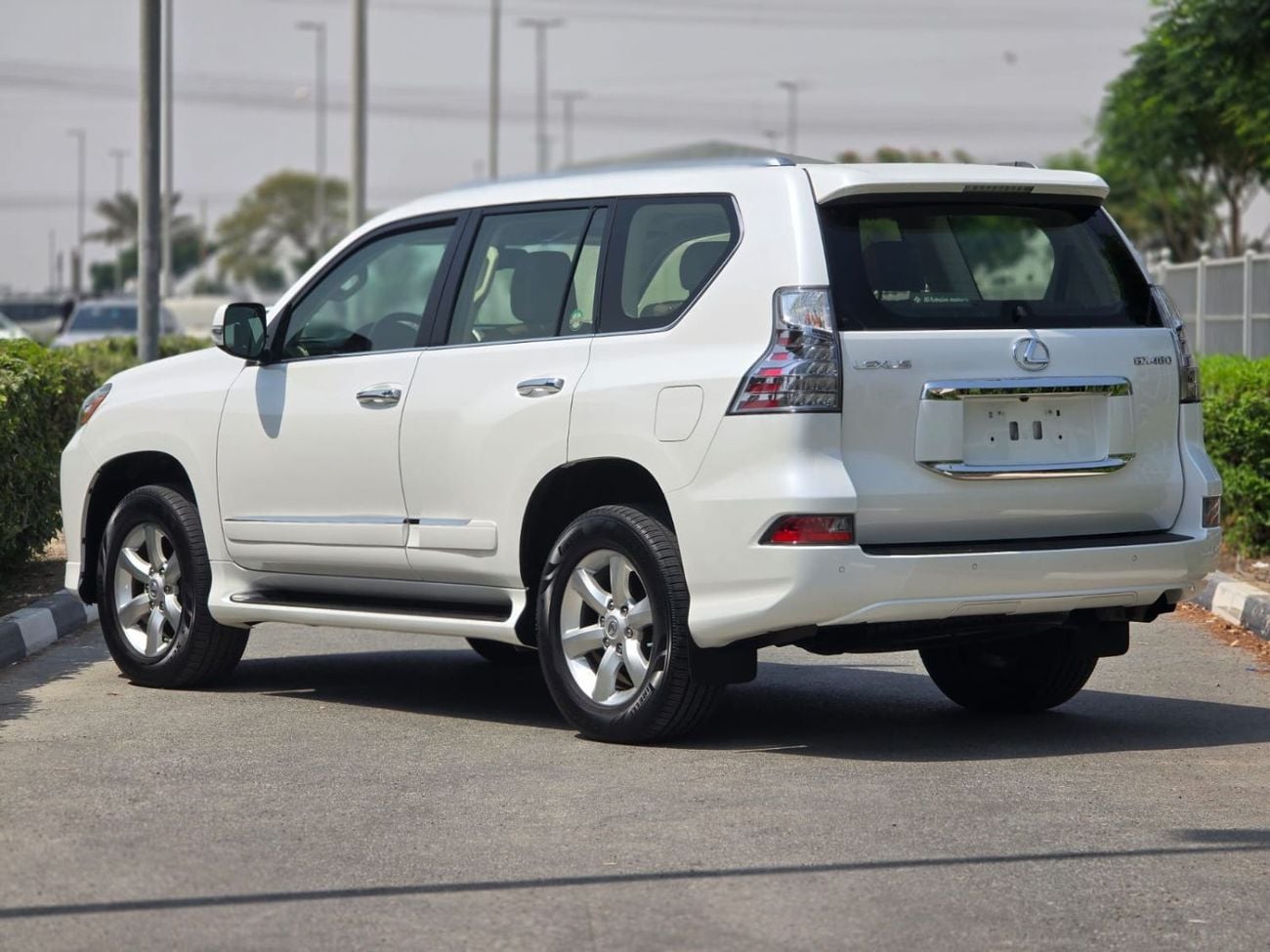 Lexus GX460 PREMIER FULL OPTION 2017 GCC SINGLE OWNER IN MINT CONDITION