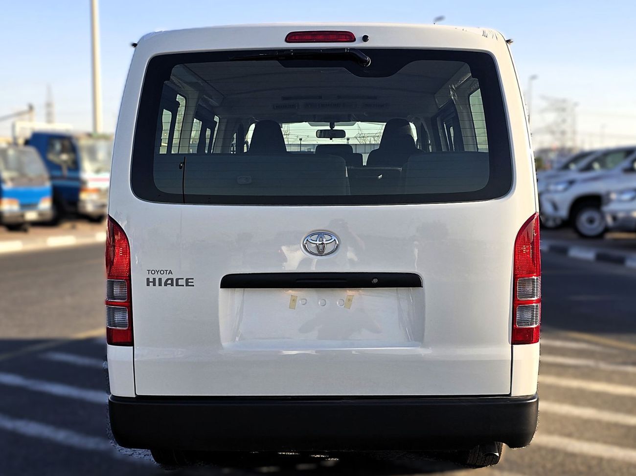 تويوتا هاياس GL Toyota Hiace Std Roof 15 Seater 2.7l Petrol M/T RWD White Color 2026 Model