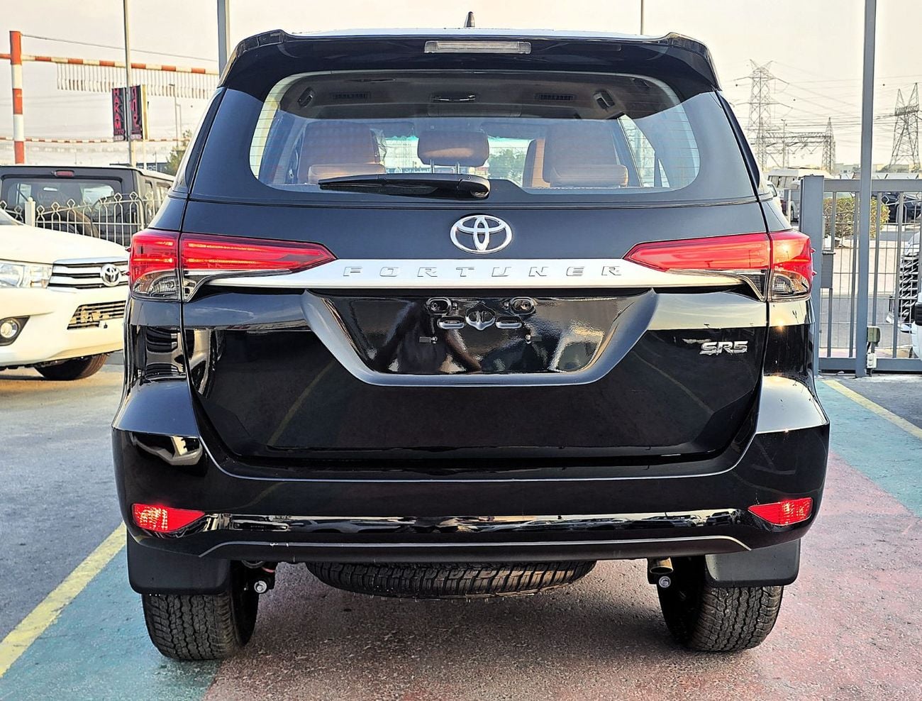 Toyota Fortuner Fortuner SR5 2.7L A/T 4WD SUV 7Seats GCC Black Color 2026 Toyota Fortuner SR5 2.7l A/T 4WD GCC Black Color 2026 Model