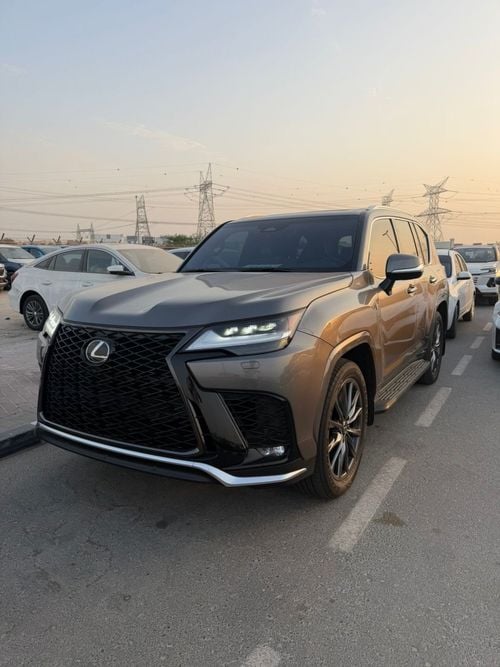 Lexus LX600 F SPORT