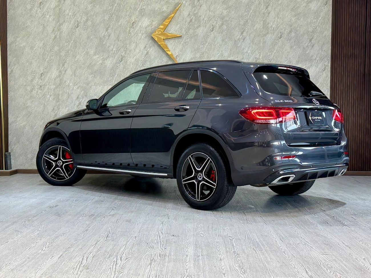 مرسيدس بنز GLC 300 STANDARD 4MATIC 2.0L