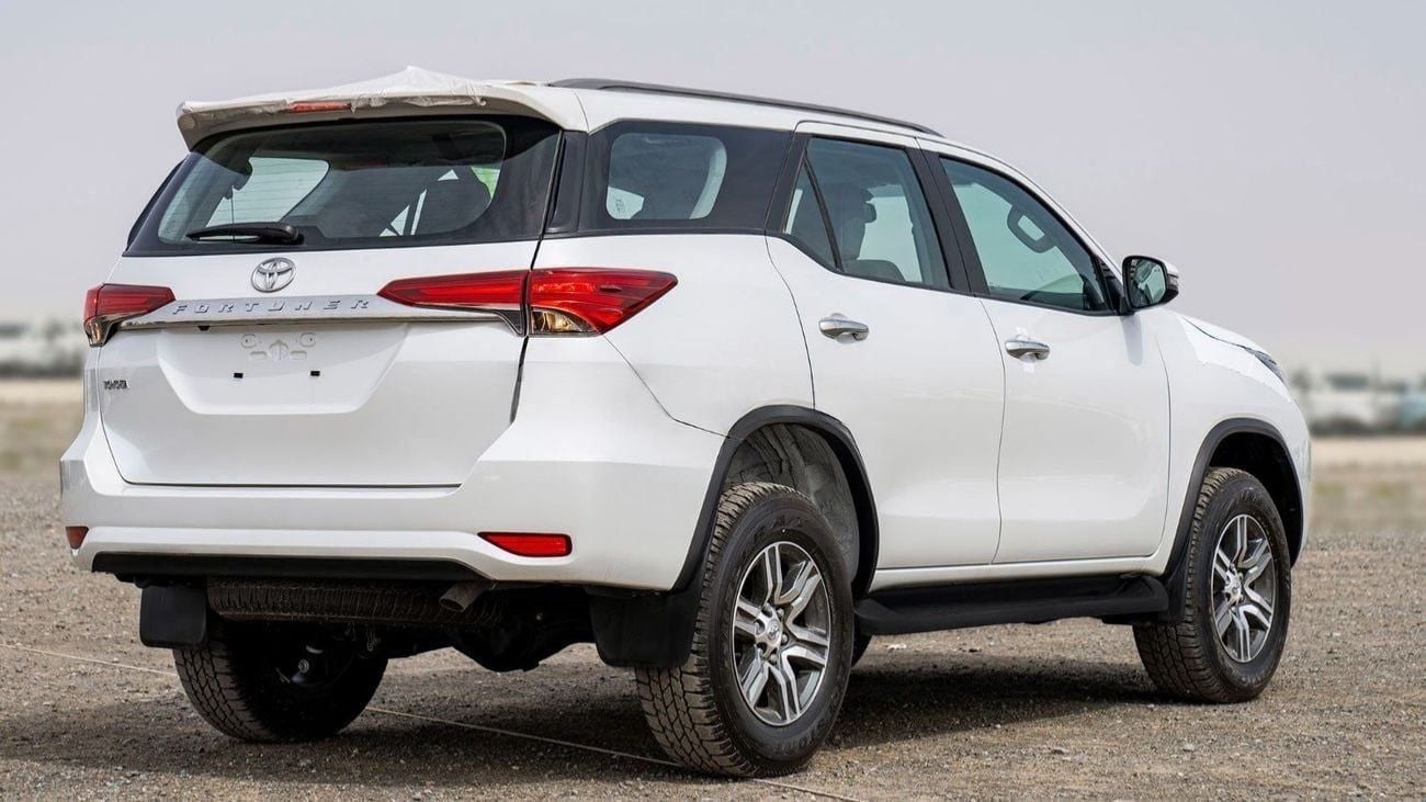 تويوتا فورتونر GX2 تويوتا فورتشنر (GUN155) 2.4L SUV 4WD أبواب