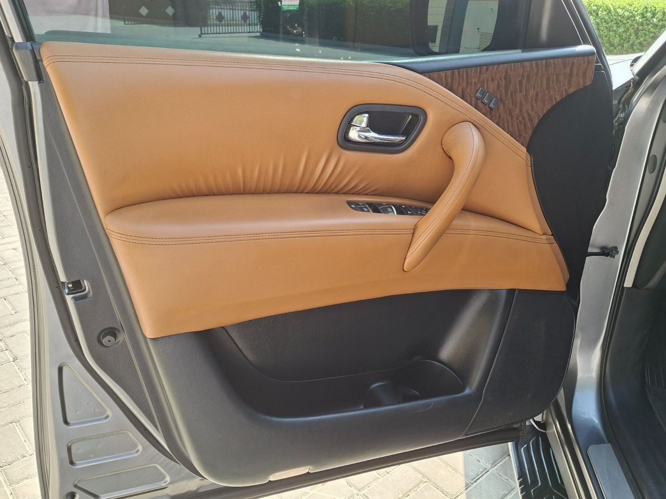 Nissan Patrol LE PLATINUM Nissan patrol model 2015 full option