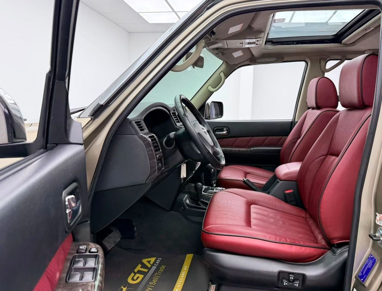 Nissan Patrol SUPER SAFARI 2024 Nissan Patrol Super Safari Al Ostoura, Nissan Warranty+Full Service History, GCC Specs