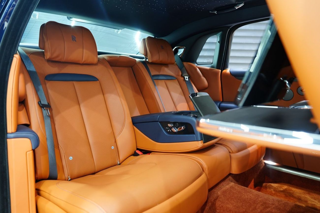 Rolls Royce Ghost EWB 2024 Rolls-Royce EWB, Rear Entertainment, Illuminated Grille, Starlight, Dealer Warr + Serv!!