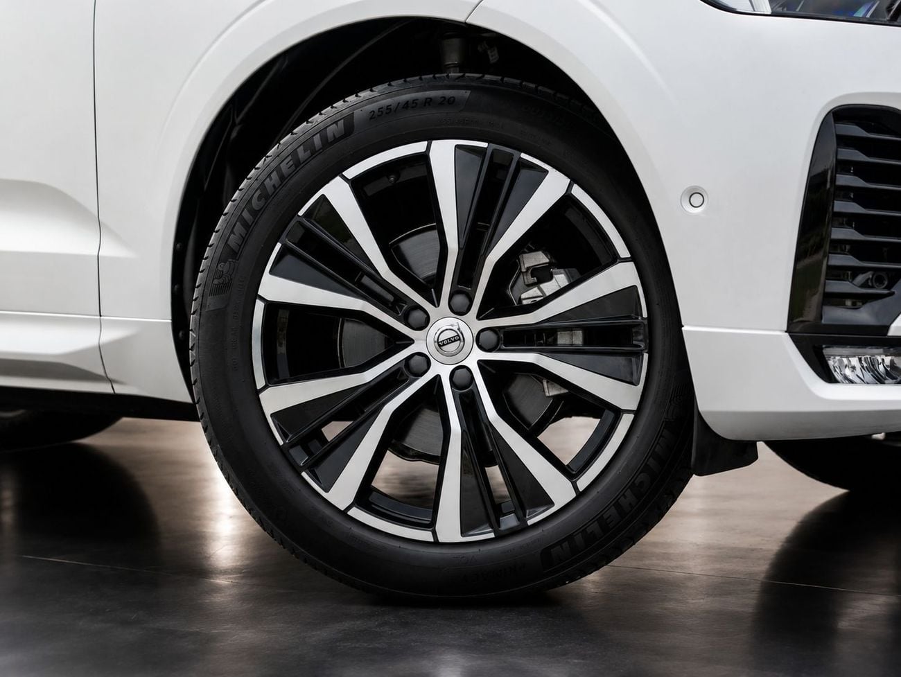Volvo XC60 ULTIMATE DARK Volvo XC60 B5 2024