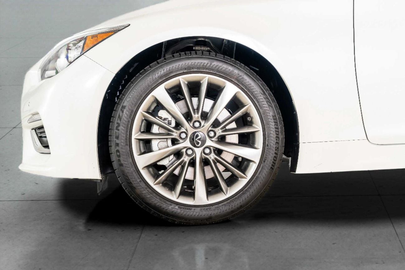 Infiniti Q50 LUXE 3.0