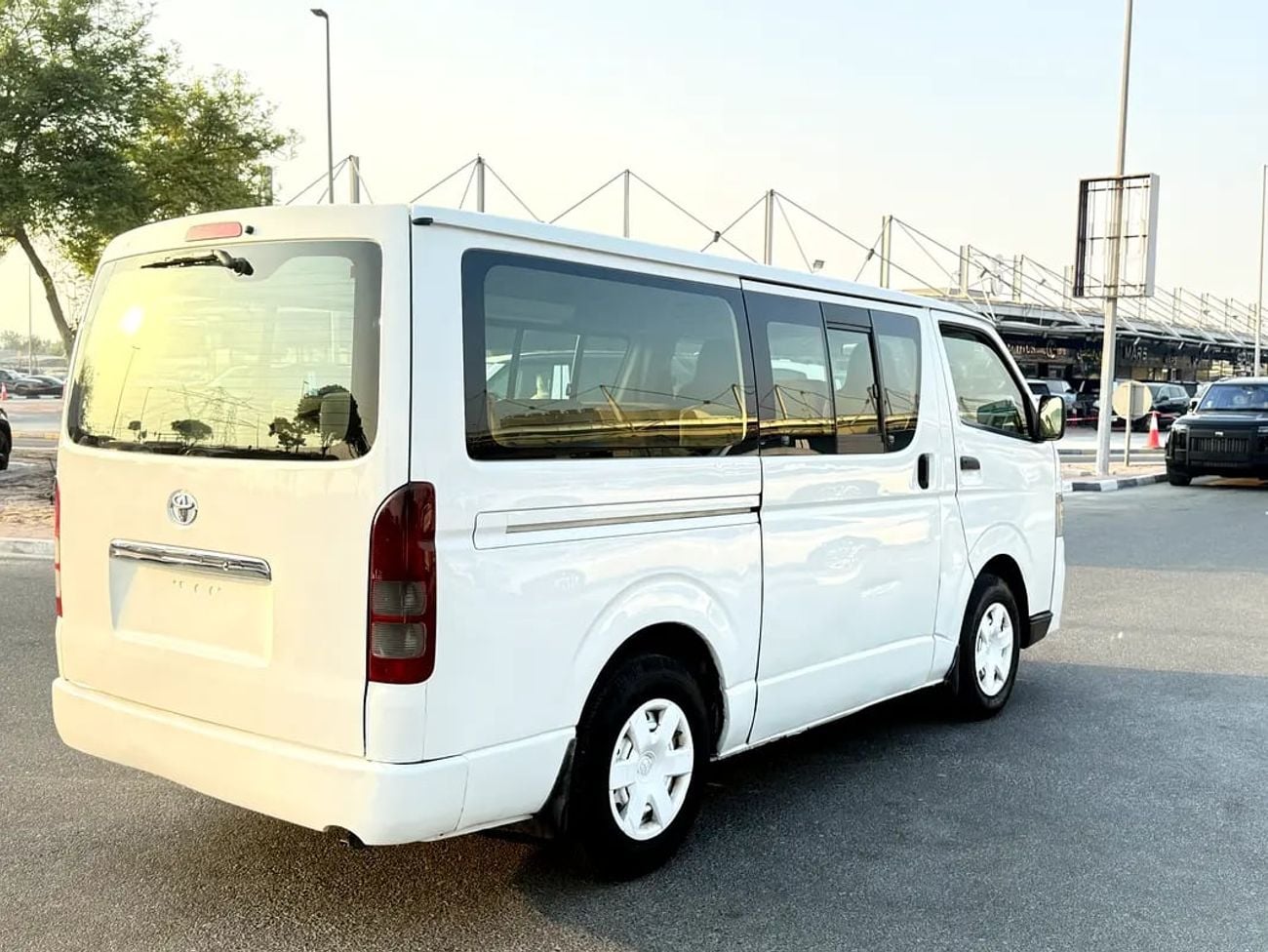 Toyota Hiace GL GCC Specs-passenger Van - excellent condition