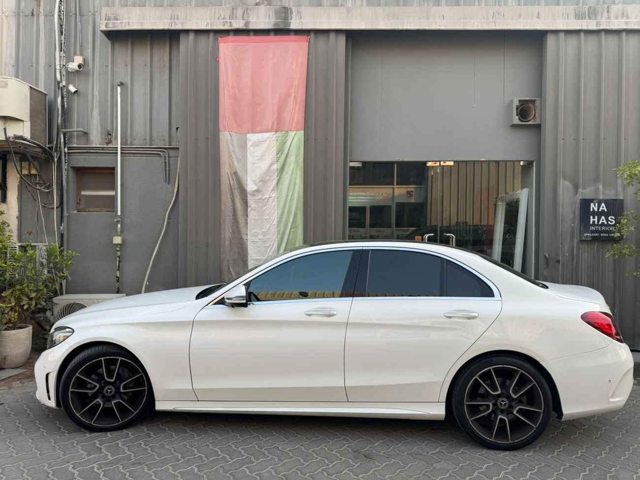 مرسيدس بنز C 200 إيه إم جي AMG