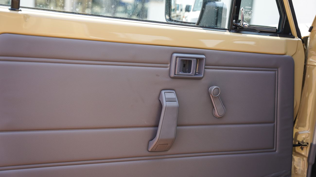 Toyota Land Cruiser 70