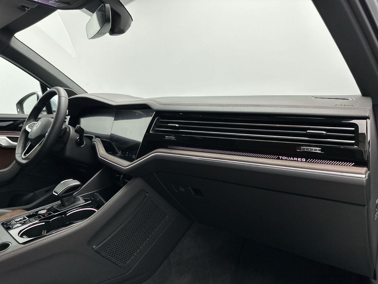 فولكس واجن طوارق ELEGANCE Touareg Elegance++ 3L | Premium SUV | 4MOTION | Massage Seats | HUD