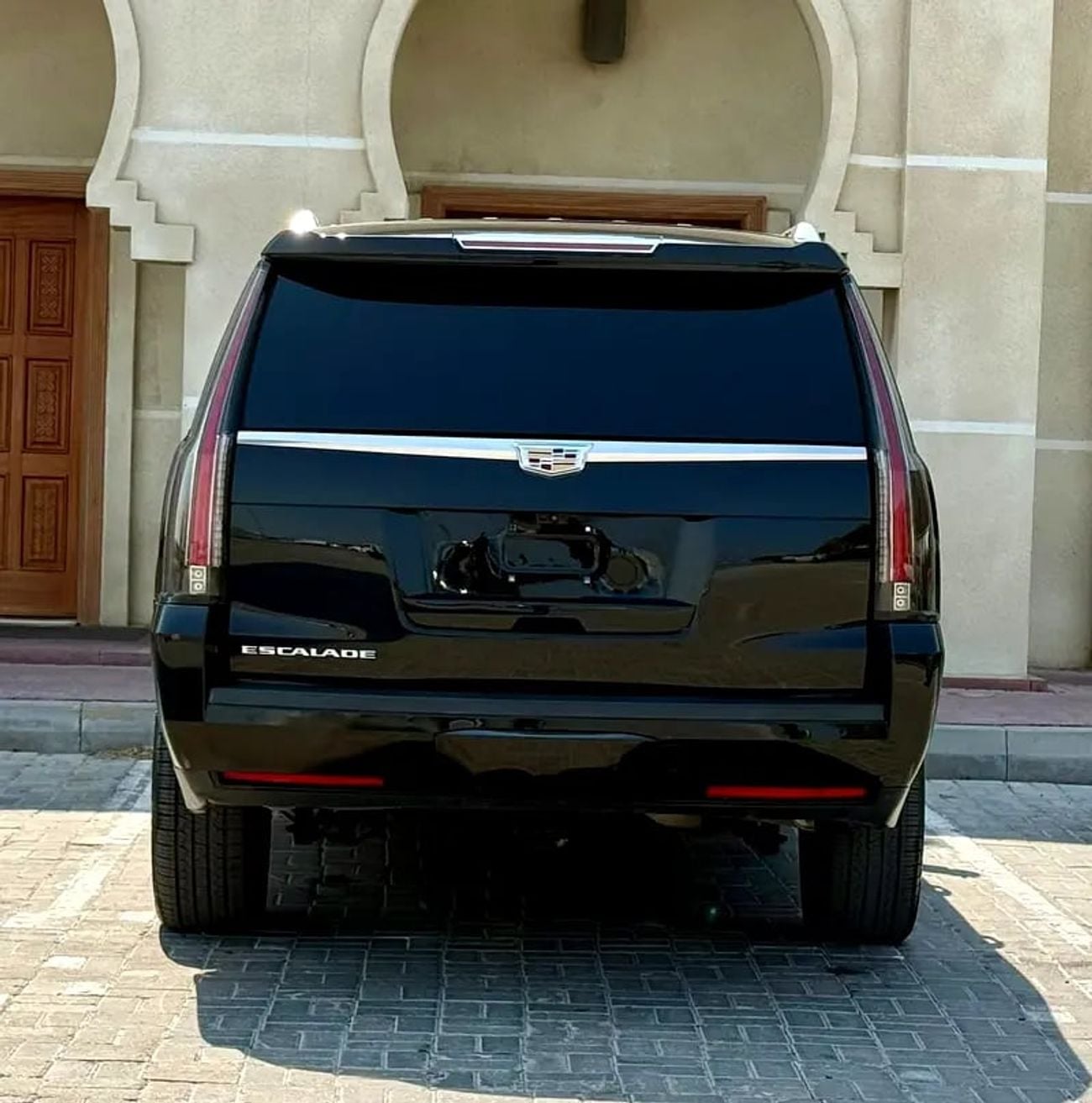 كاديلاك إسكاليد ESV كاديلاك اسكاليد فل اوبشن بحالة ممتازة ESV