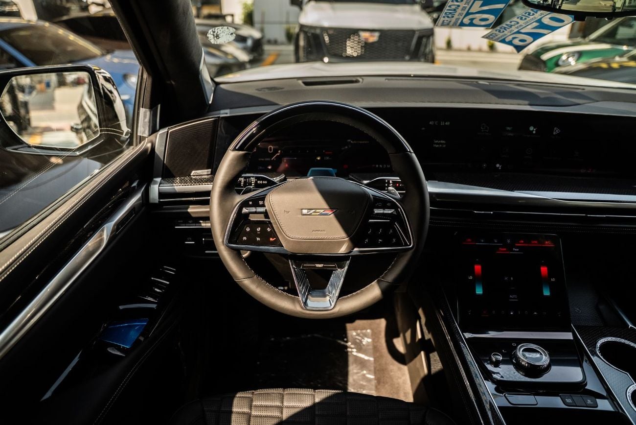 كاديلاك إسكالاد V SERIES Executive American Specs 2026 Brand New 6.2L V8 Supercharged