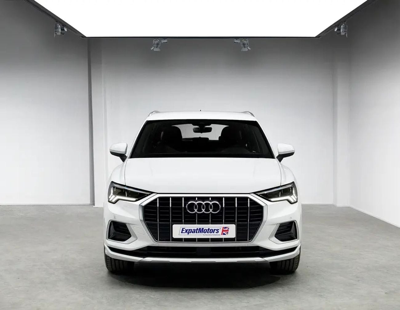 Audi Q3 35 TFSI ADVANCED Full Dealer Service History • GCC