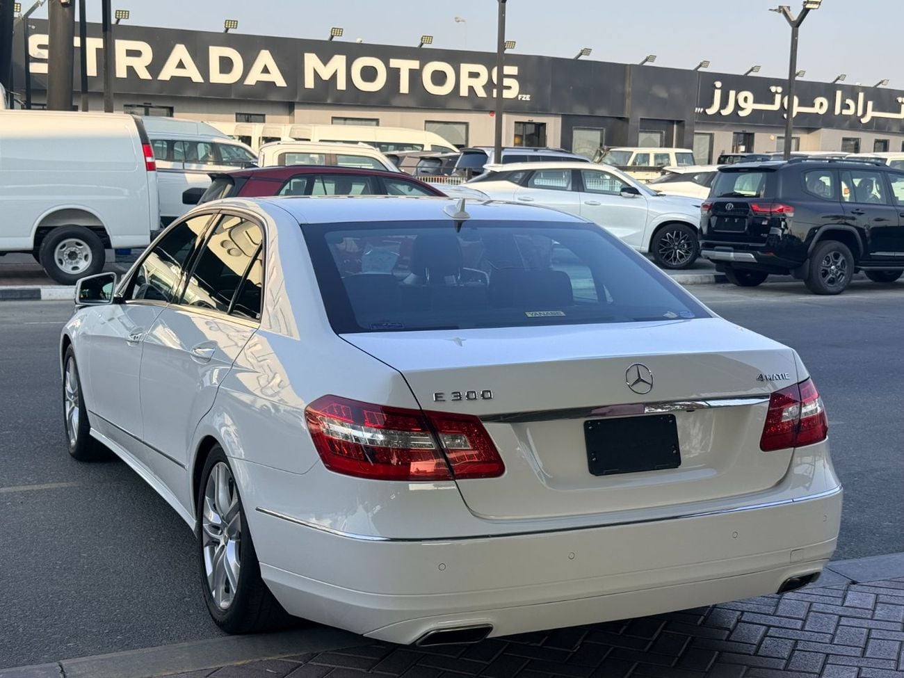 مرسيدس بنز E300 إليجانس