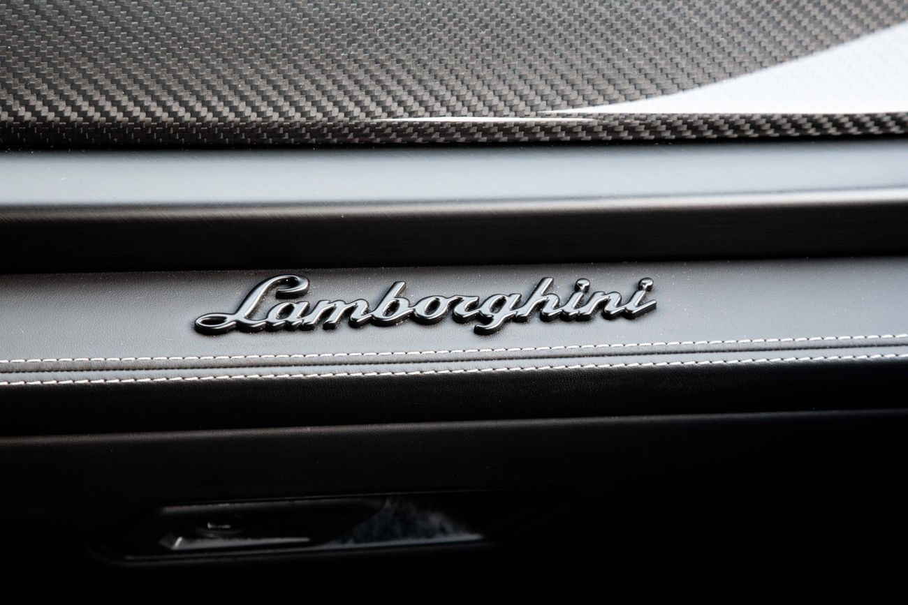 Lamborghini Urus SE Urus SE | 23,500 P.M | 0% Downpayment | UNDER WARRANTY