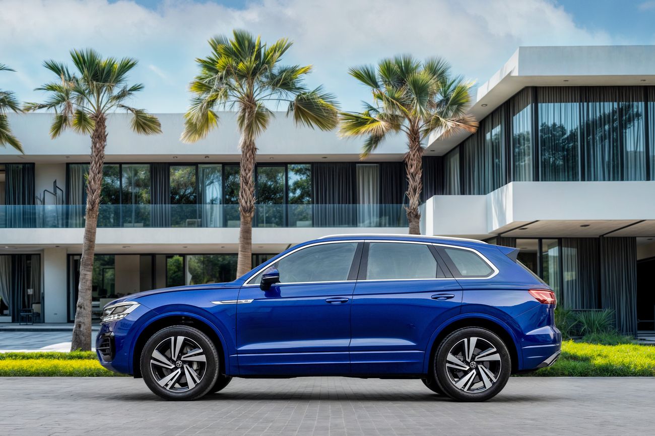 Volkswagen Touareg R-LINE | 2,742 P.M | 0% Downpayment | Amazing Condition!