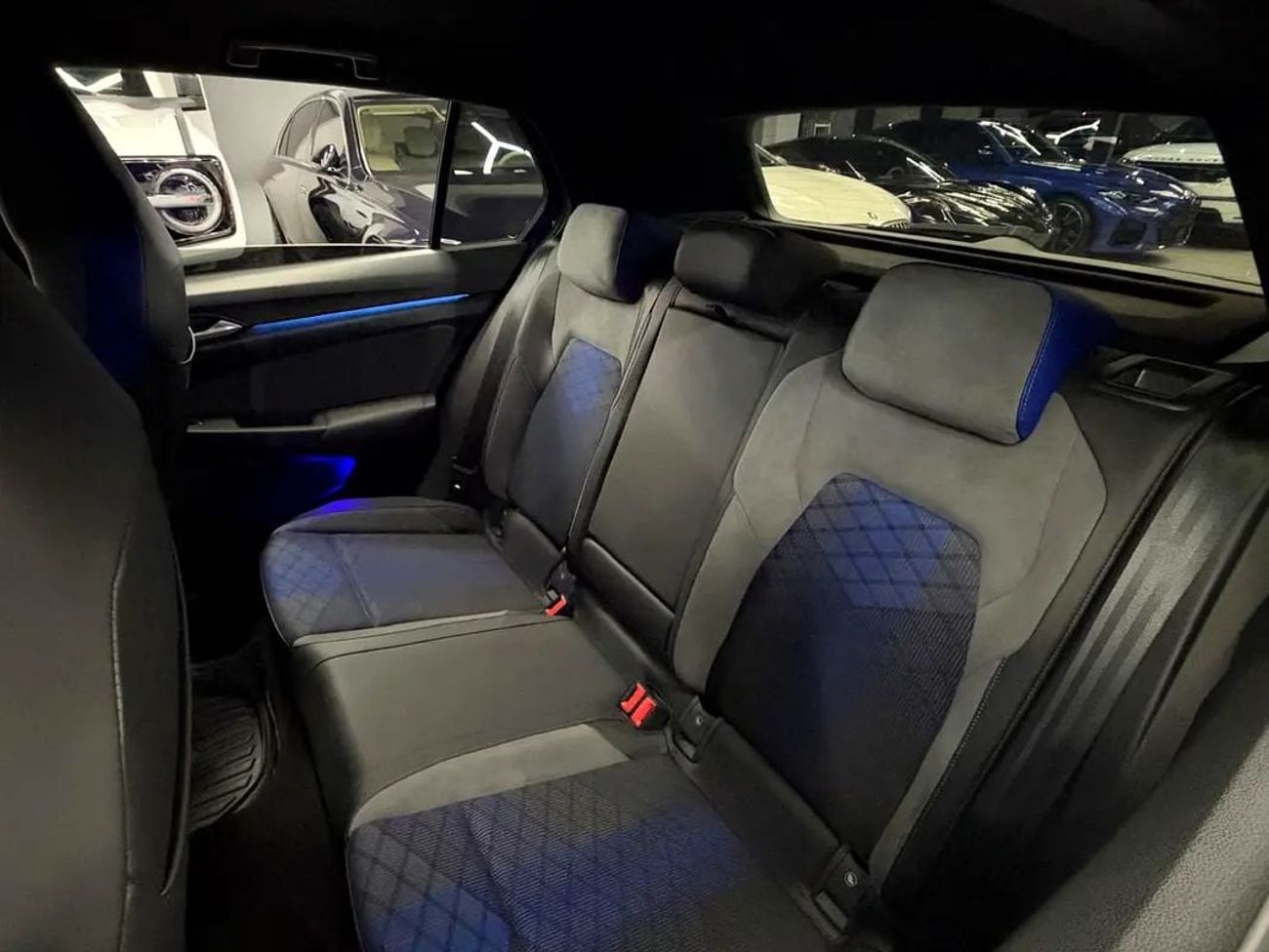 Volkswagen Golf R - PERFORMANCE