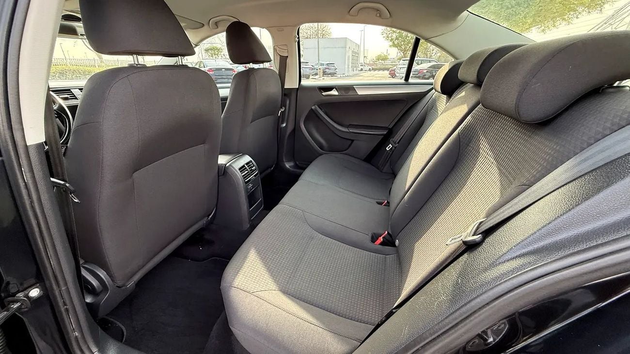 Volkswagen Jetta SE GCC Specs , excellent condition