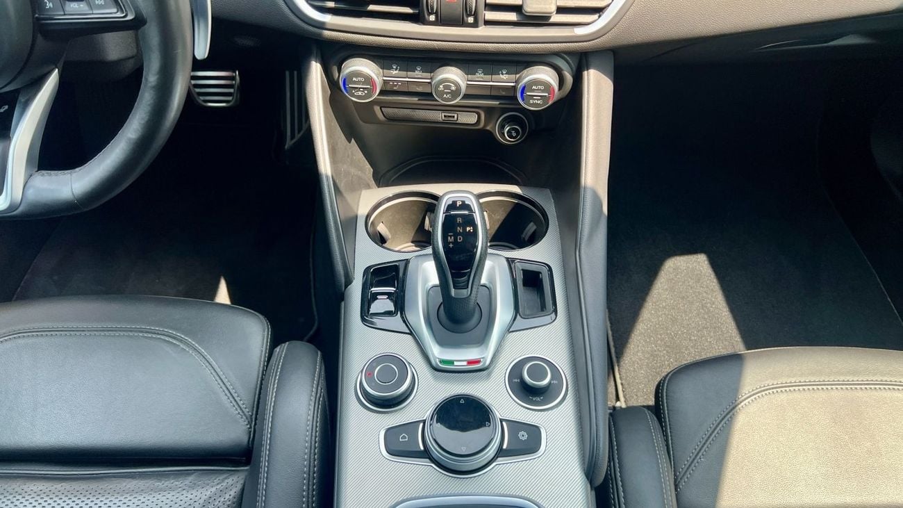 Alfa Romeo Giulia VELOCE | 2022 | Special Offer | 18-30 Sep | Gargash Warranty & Service | Free insurance | Finance from 0.9